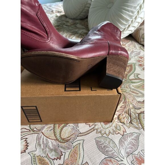 NIB Frye Essa Bootie - Picture 5 of 6